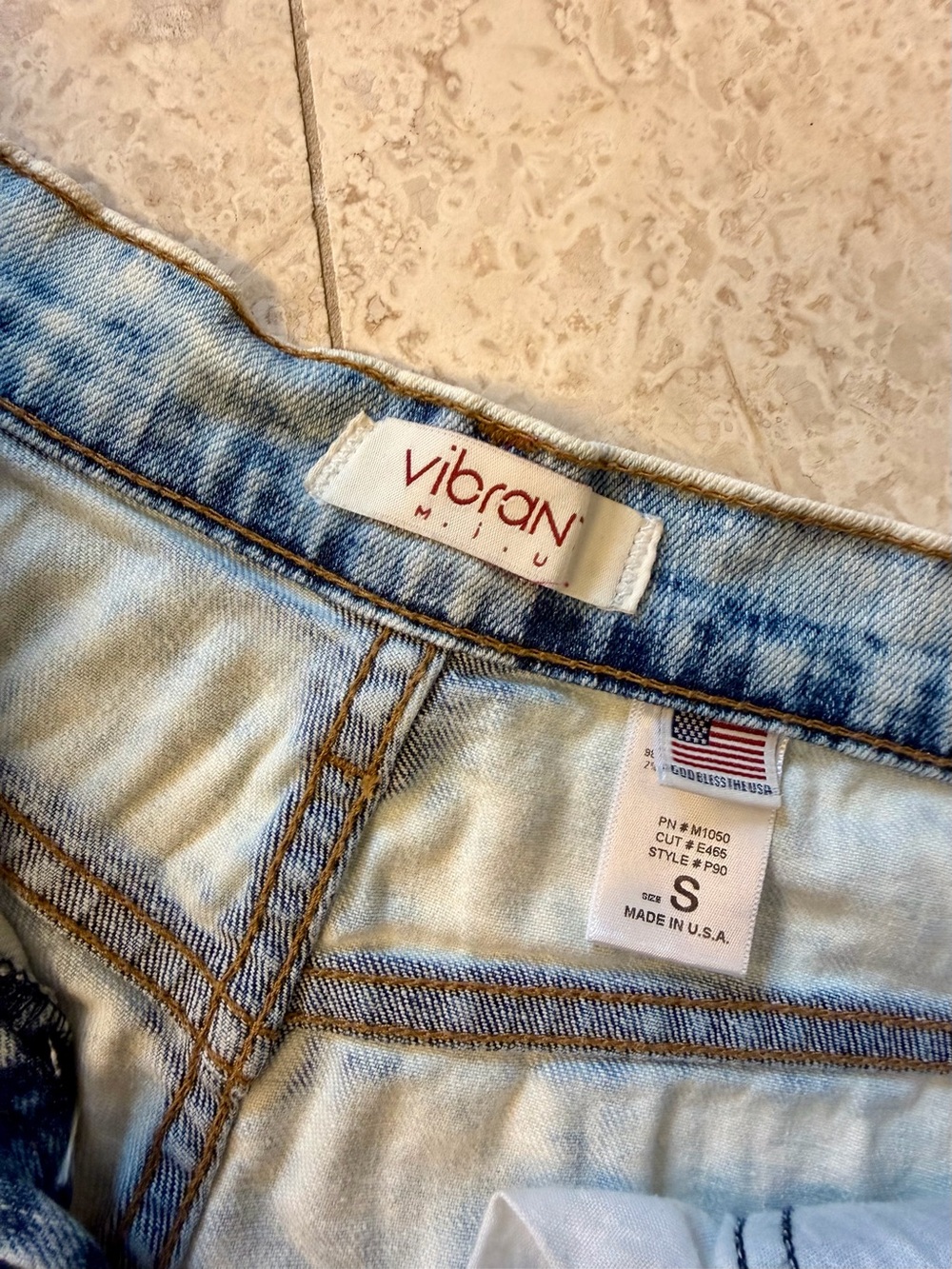Light Wash Distressed Women’s Denim Shorts - Picture 3 of 4